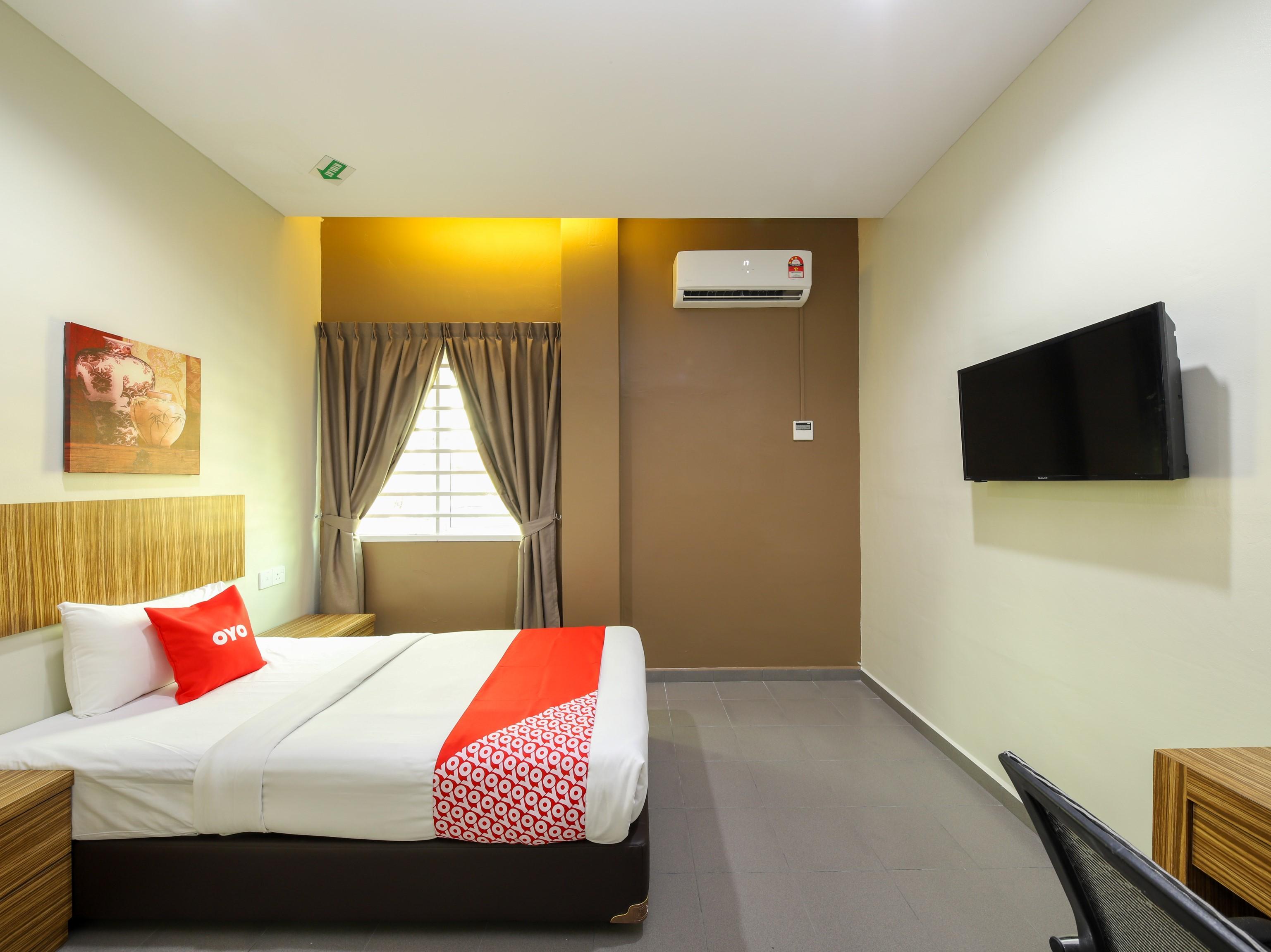 Oyo 89839 Riaz Hotel Malakka Dış mekan fotoğraf