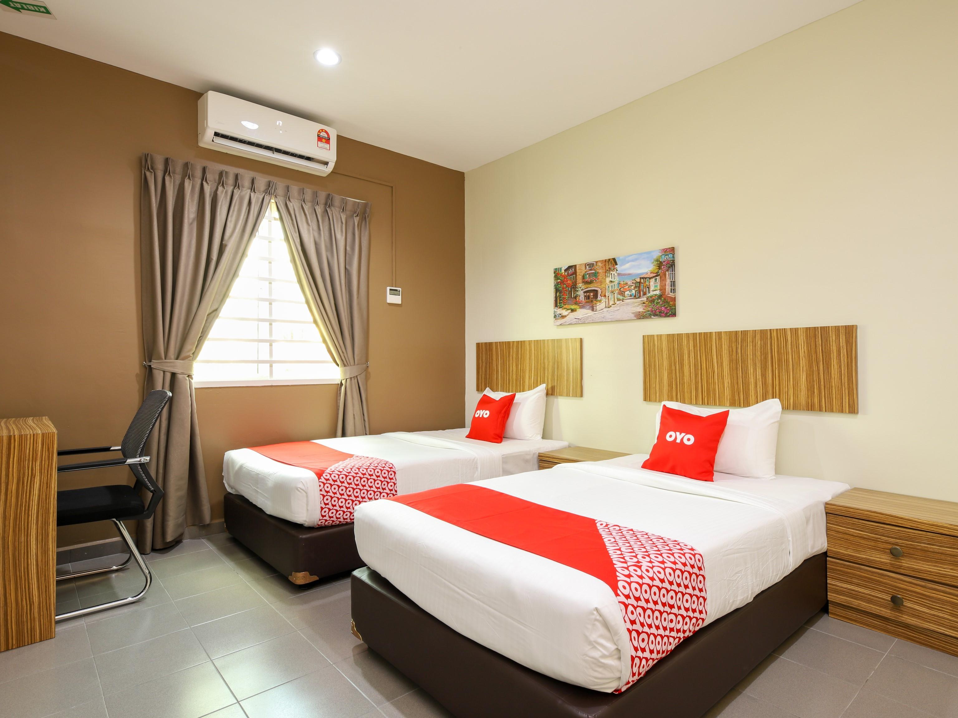 Oyo 89839 Riaz Hotel Malakka Dış mekan fotoğraf