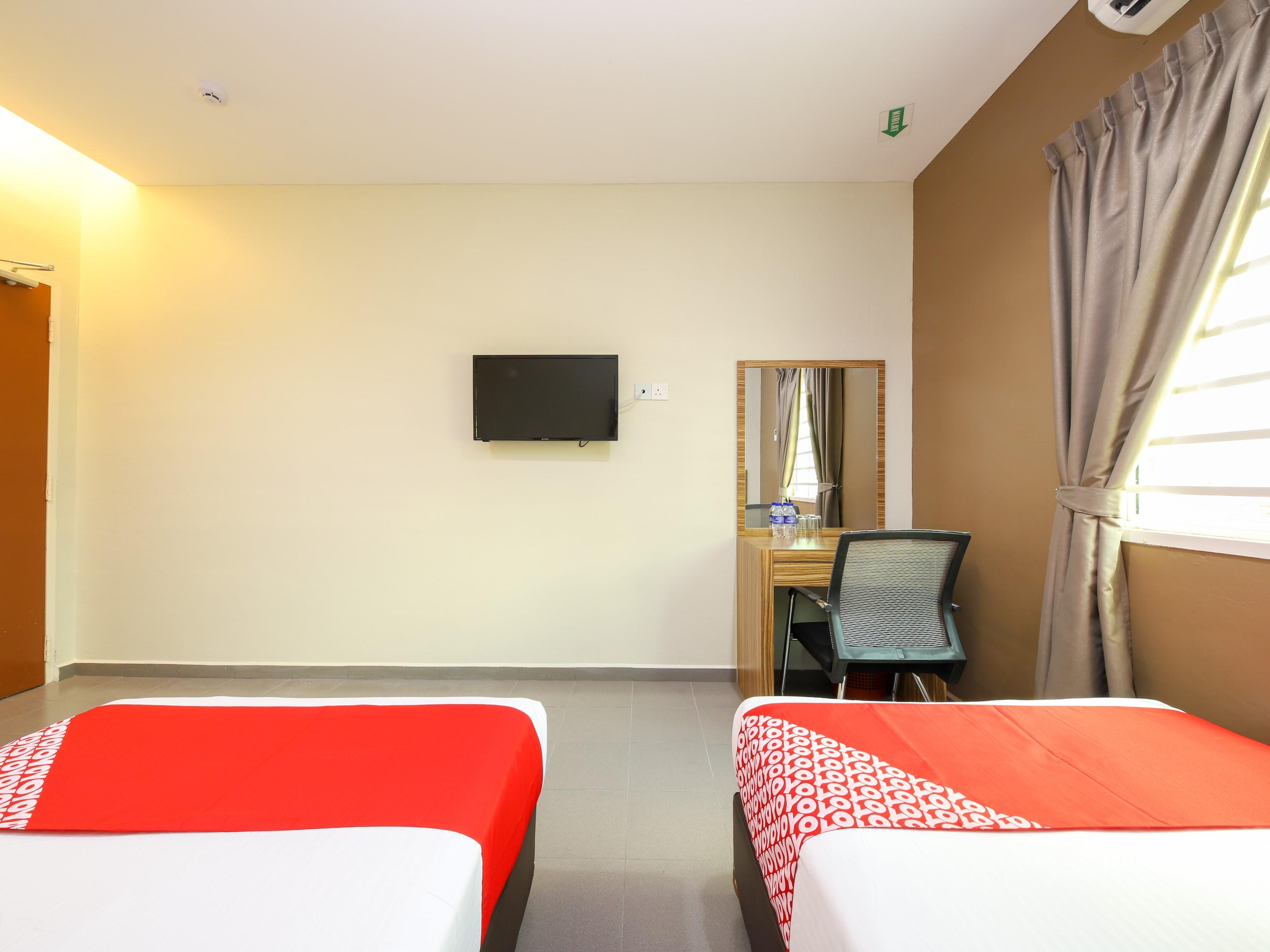 Oyo 89839 Riaz Hotel Malakka Dış mekan fotoğraf