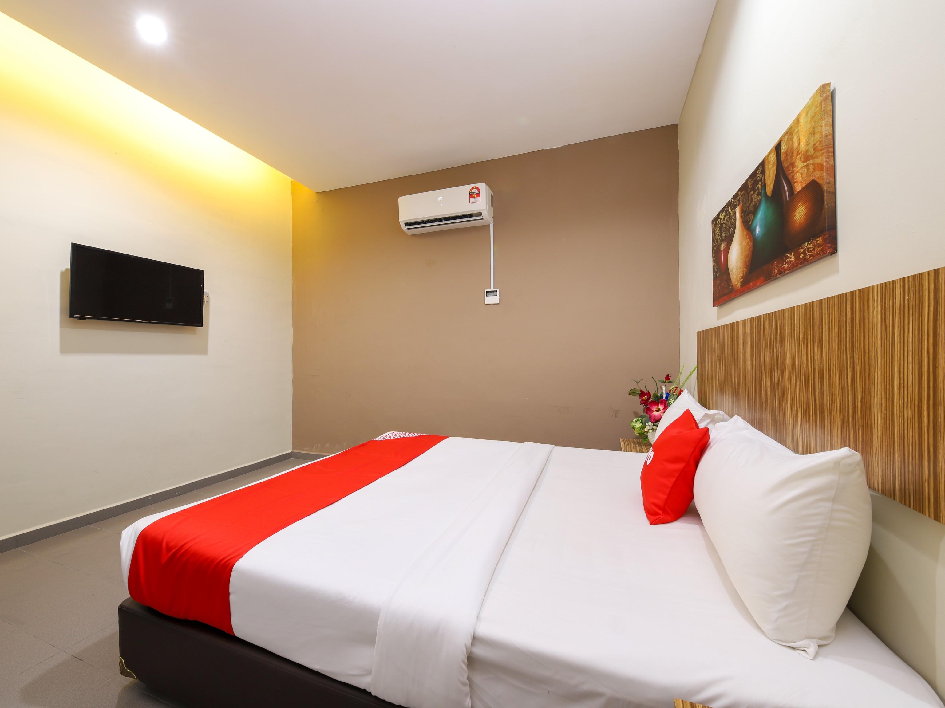 Oyo 89839 Riaz Hotel Malakka Dış mekan fotoğraf