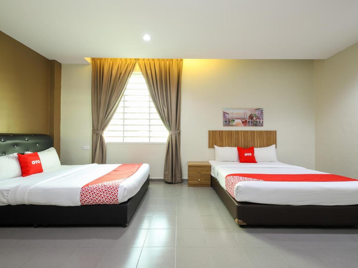 Oyo 89839 Riaz Hotel Malakka Dış mekan fotoğraf