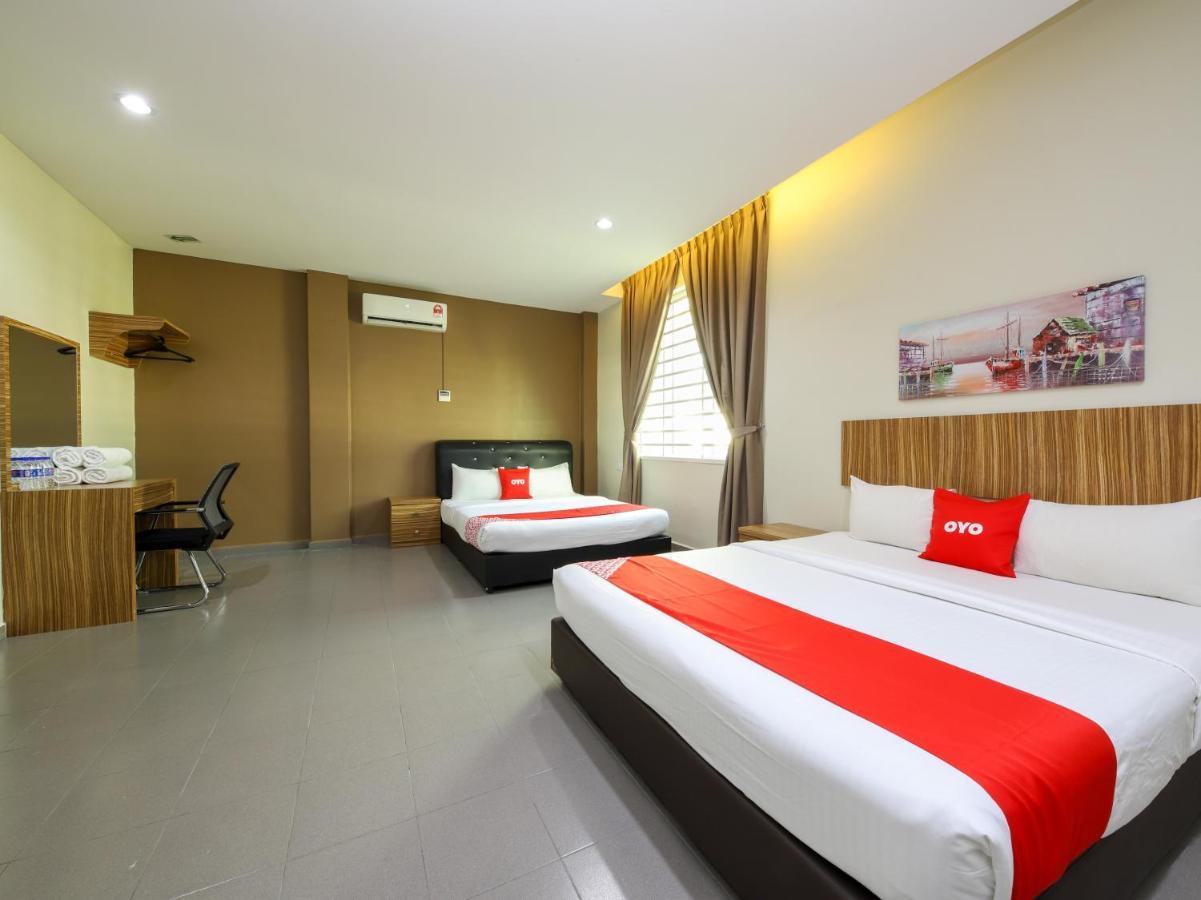 Oyo 89839 Riaz Hotel Malakka Dış mekan fotoğraf