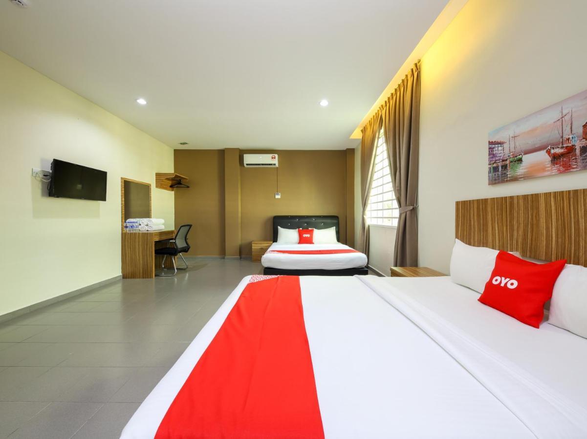Oyo 89839 Riaz Hotel Malakka Dış mekan fotoğraf